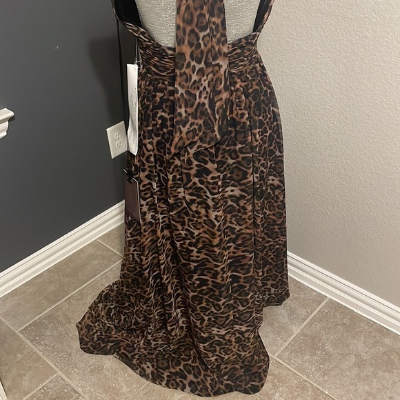 MAC DUGGAL NWT Halter Neck Gown Size 6 Cheetahlicious - Picture 10 of 12